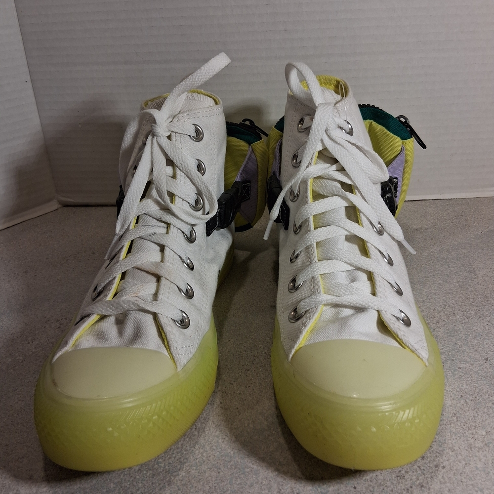 Converse All Star Chuck Taylor Buckle Pouch High Top Sneakers Womans Sz. 5.5